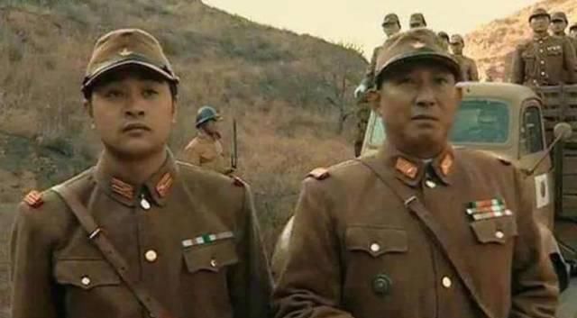 军服都|日本军队不同颜色的军服领章,到底如何判断属于什么兵种