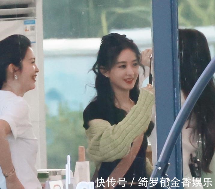 闺蜜|赵丽颖回归中餐厅,同期节目带来2位好闺蜜,这下收视不用愁了