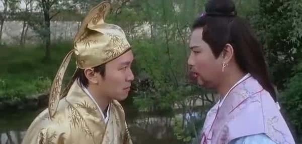 对联&唐伯虎写了一副对联,县令差点气吐血,随后却高兴地说:重重有赏