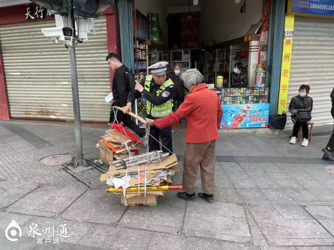 扁担|路短情长！这位交警真帅