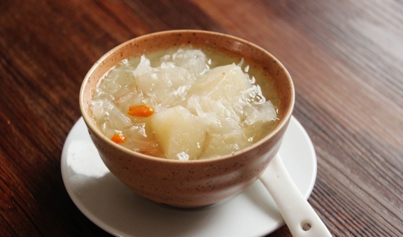 为啥银耳怎么煮都不出胶？有2点很关键，教你做法，出胶快又多