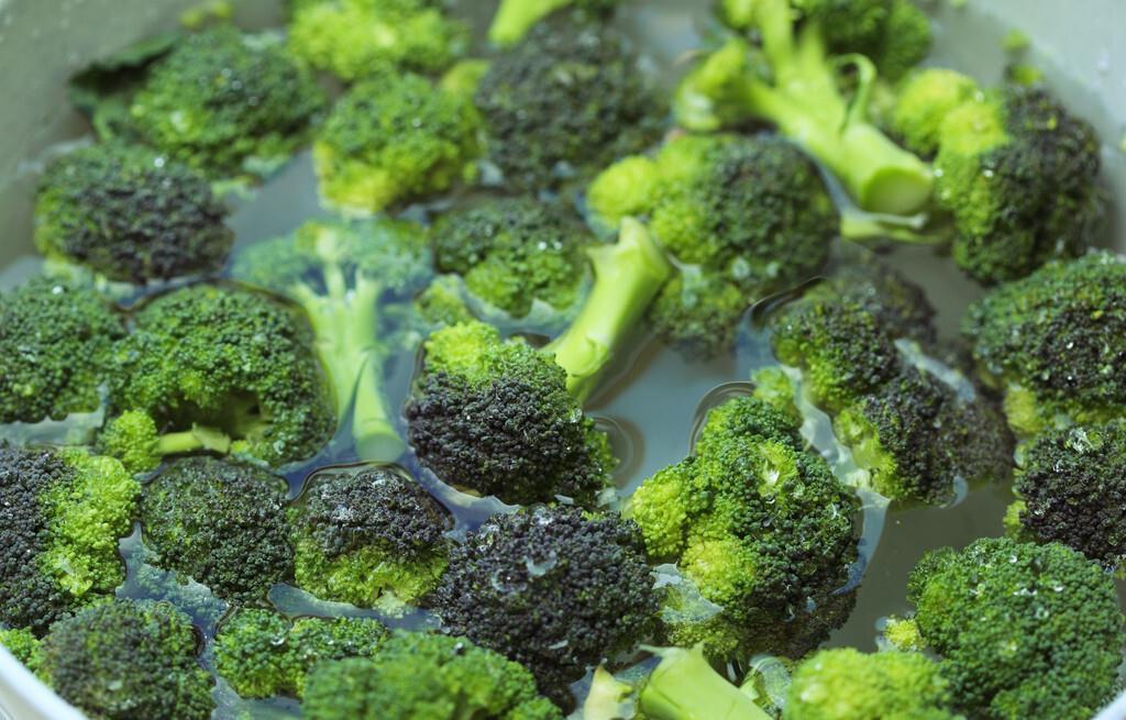 炒菜前必须要焯水的3种蔬菜,千万别嫌焯水麻烦,当心有害于健康