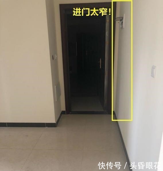 儲物區|進門玄關太窄，與其費心思裝柜子，不如聰明點往墻里掛衣服放鞋子