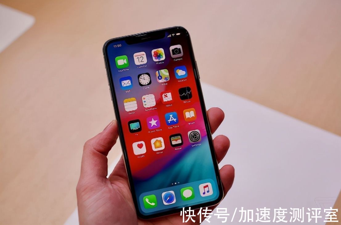 运存|256GB的iPhone XS放到现在，相当于什么价位的手机？