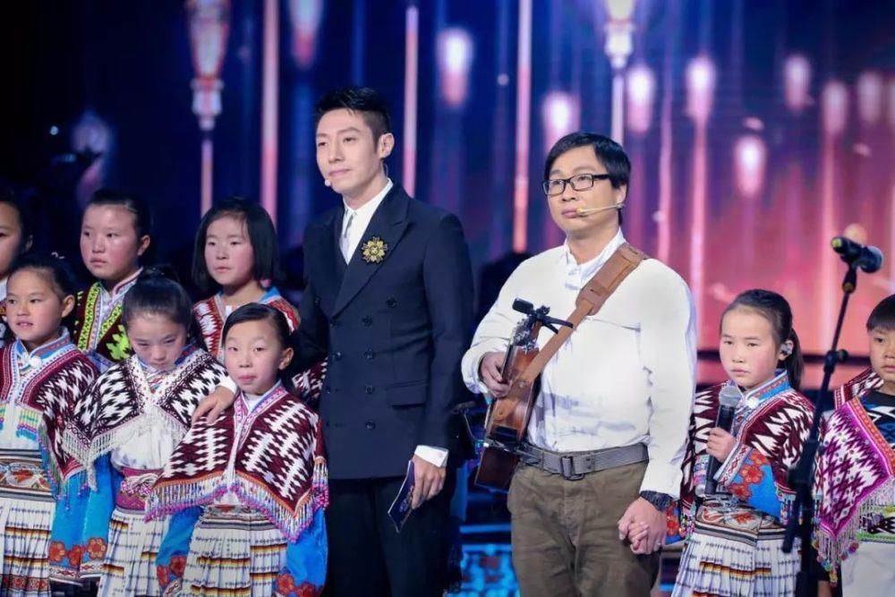 梁俊|一首孤独了300年的小诗,一夜之间,亿万中国人记住了它!