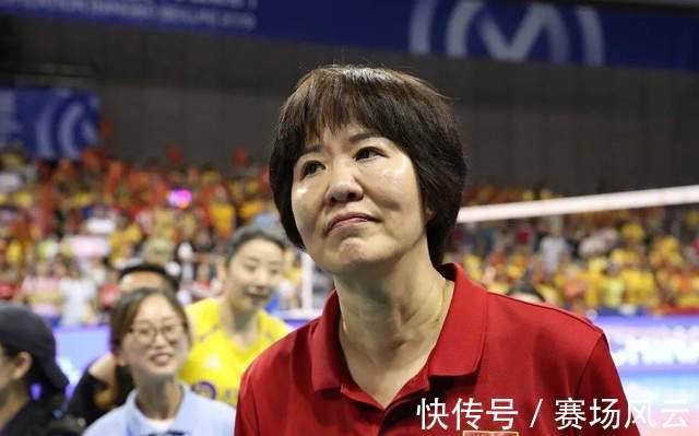 中国女排|最新消息！郎平被主持人介绍是中国女排总教练，比新帅地位还高？