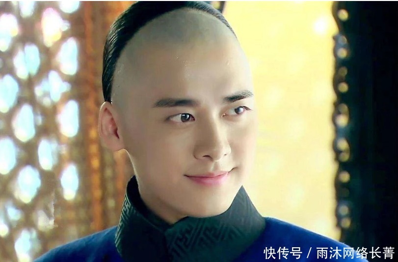 女子仰慕状元学识,主动嫁状元为妾,新婚当晚却失望地悬梁自尽