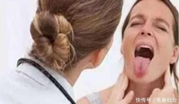 体内湿气|泡脚时水里撒一把，3天逼出体内湿气，大肚腩不见了，腰也细了！