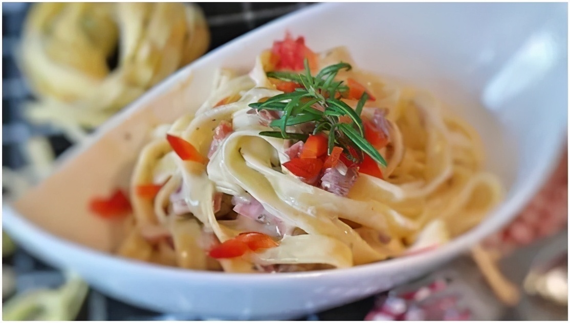 面筋蛋白|这2种挂面吃不得,再便宜也不能买买面条,记住这3点