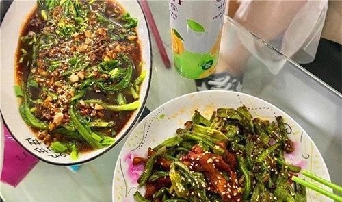 老公请同事来家里吃饭,我下厨做一桌菜,上桌却说我精明过头了