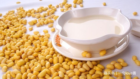 打豆浆时，黄豆泡好后别直接打，多加1步，豆浆细腻丝滑香味更浓