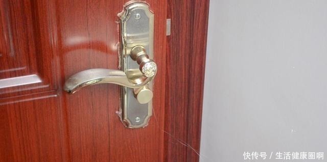 实用|门把上涂点热熔胶太实用了,我也是刚知道,看完赶紧告诉家里人