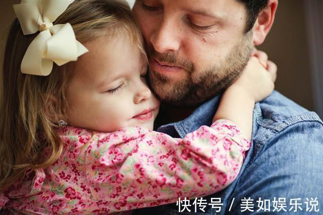 老爸|“我怀孕了”,女儿给亲爹发短信,老爸的回复让网友笑翻:亲生的