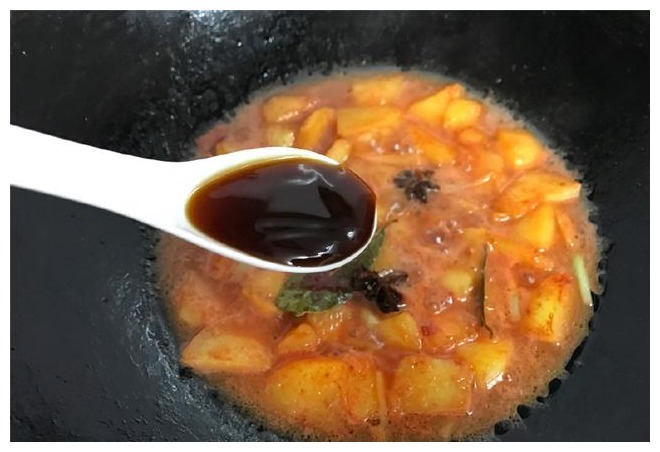 土豆原然还有这么好吃的做法,比吃肉还过瘾,每次做连汤都不剩