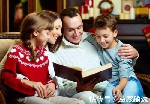 孩子|8岁男童拿“小金人”当玩具,家长崩溃,网友:“练个小号吧”