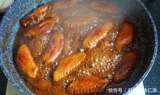 秘制|秘制配方!可乐鸡翅这样做,色泽诱人,香嫩多汁,三盘不够吃!