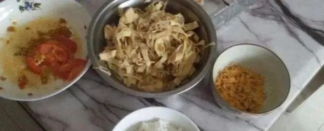 胃病|60岁男子,腹痛入院,查出胃癌,提醒这东西真不能总吃