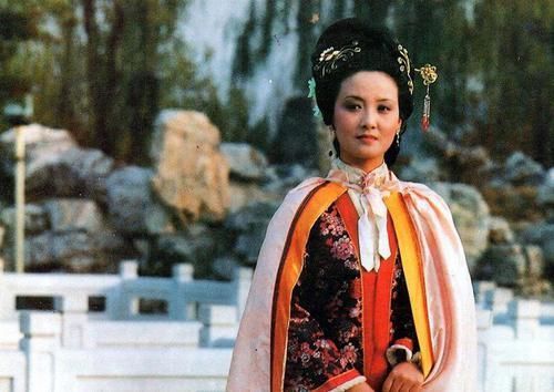 病态|《红楼梦》:黛玉身体不好,贾府的人也多病,或是社会的病态