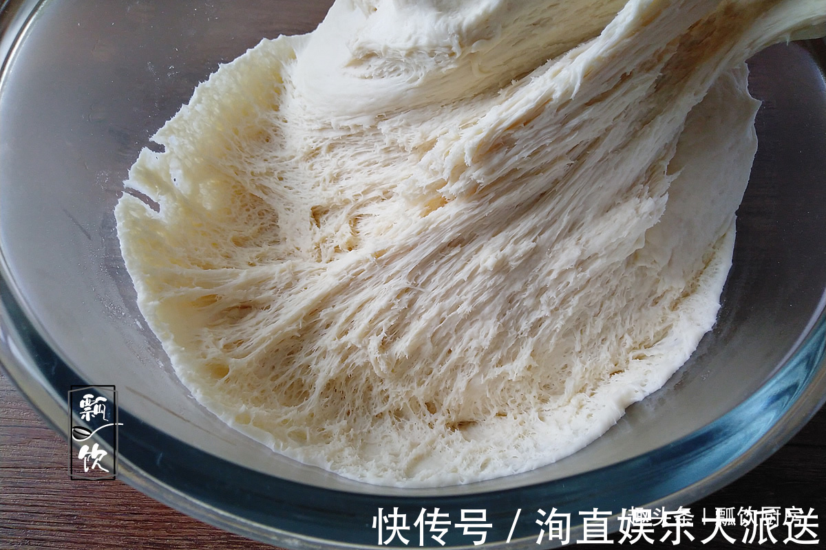 面食想要软，不能只放酵母，加它做，一捏成球一放成棉，凉了都软