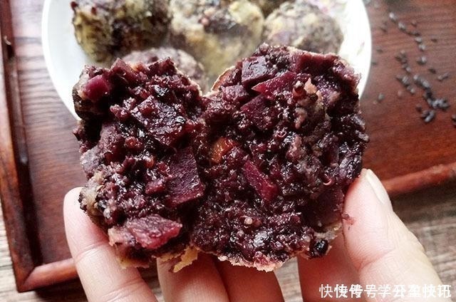 美味|吃包子米饭不如吃它，样子不好看却满满都是料，拌好一蒸，美味