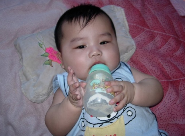 发育|提醒家长2个时间别给娃喝水了,容易伤脾不长个,抓紧停手