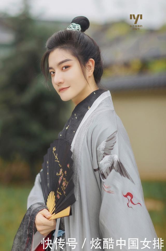 汉服|那些很帅的男士款汉服,很多人都喜欢第一种,而我喜欢第二种