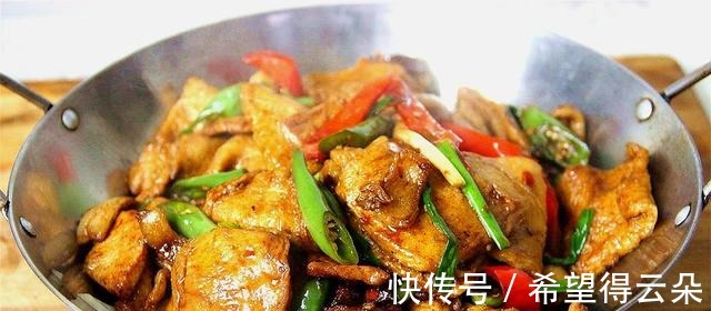 鲜香|美味不输小吃的干煸豆腐，鲜香可口，在家可以轻松制作！