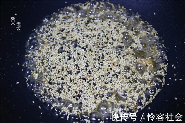 馄饨|这小点心，外面卖12一斤，自己在家做，3元馄饨皮做一大筐