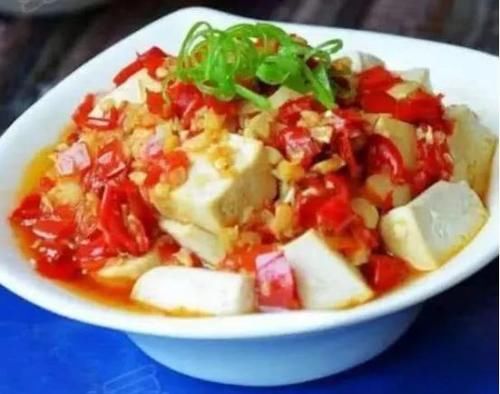 美食精选：鱼香肉丝，蒜蓉剁椒蒸豆腐，百香果酸汤巴沙鱼，干锅鸭煮芦