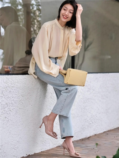 女人常备这“三双鞋”，搭大衣、羽绒服都好看，过年走亲戚真合适