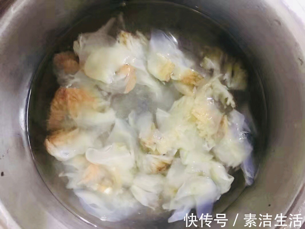 黄瓜|海蜇头这么一拌太好吃了,酸辣脆爽,端上桌抢着吃