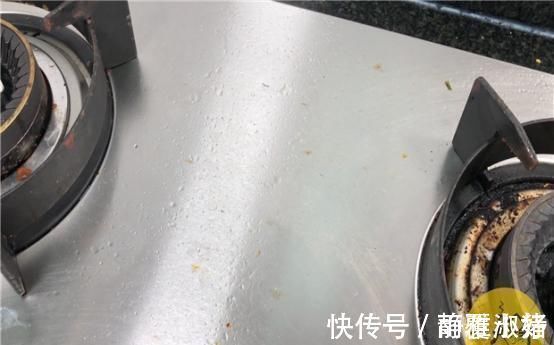 把牙膏和白醋放在一起，作用真厉害了，很多人一直不懂，快看一看