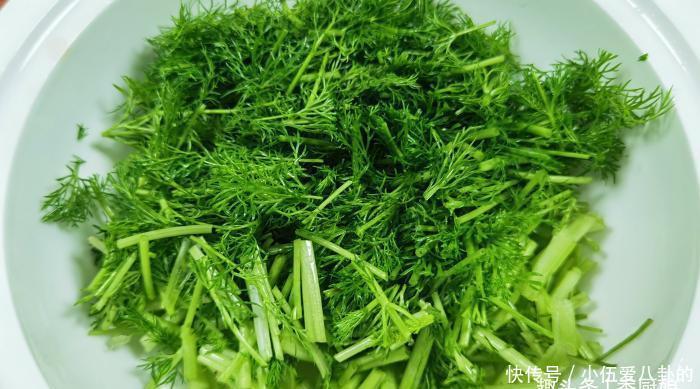 冬天,吃萝卜白菜,不如吃此菜,鲜嫩美味营养高,女性朋友要多吃