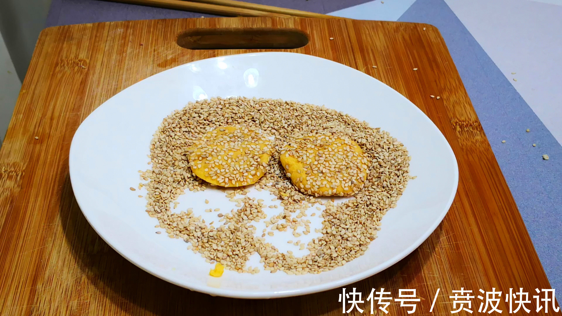 红薯片|天冷了多吃红薯,教你做红薯饼,不加面粉不加水,外酥里软鼓大泡