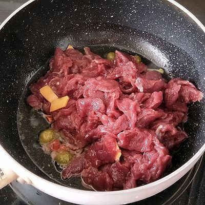 菜椒|山黄皮炒牛肉