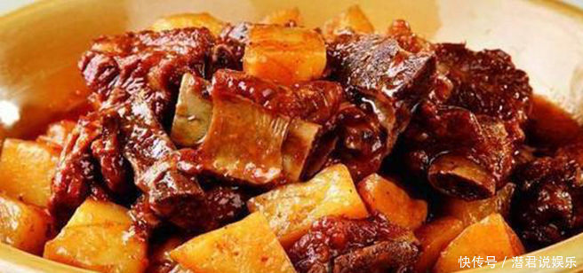 美食|女性不想大肚鼓鼓,常吃3种美食,清理肠胃,排毒养颜,甩掉肚腩