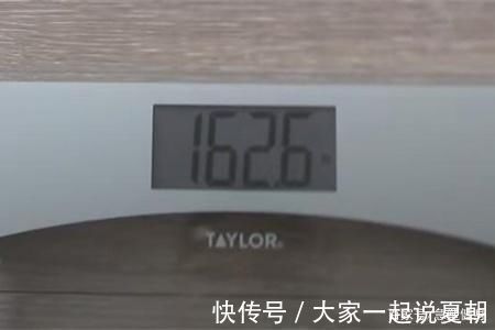 锻炼|147斤肌肉男尝试3天不吃碳水化合物,并坚持健身锻炼,看身材变化