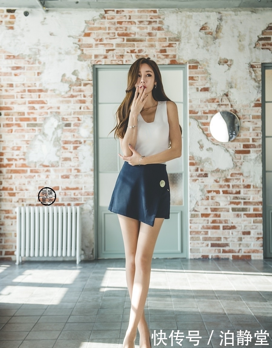 写真|美女模特写真:别致短裙,更有魅力