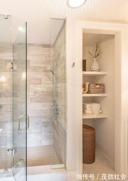 承重墙|现在卫生间流行这样装淋浴区不做到墙,留个20公分还能做储物间