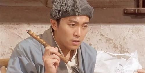 上联吕府姑娘,下口大过上口,下联一出,成经典绝对但又很讽刺