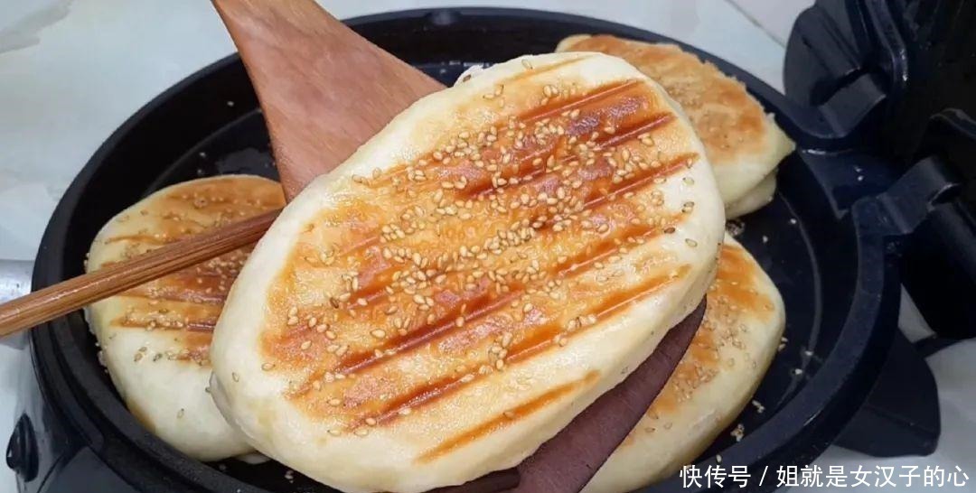 面团|爱吃烧饼的要收藏了,开水一烫,个个松软香甜,学会都能开店了