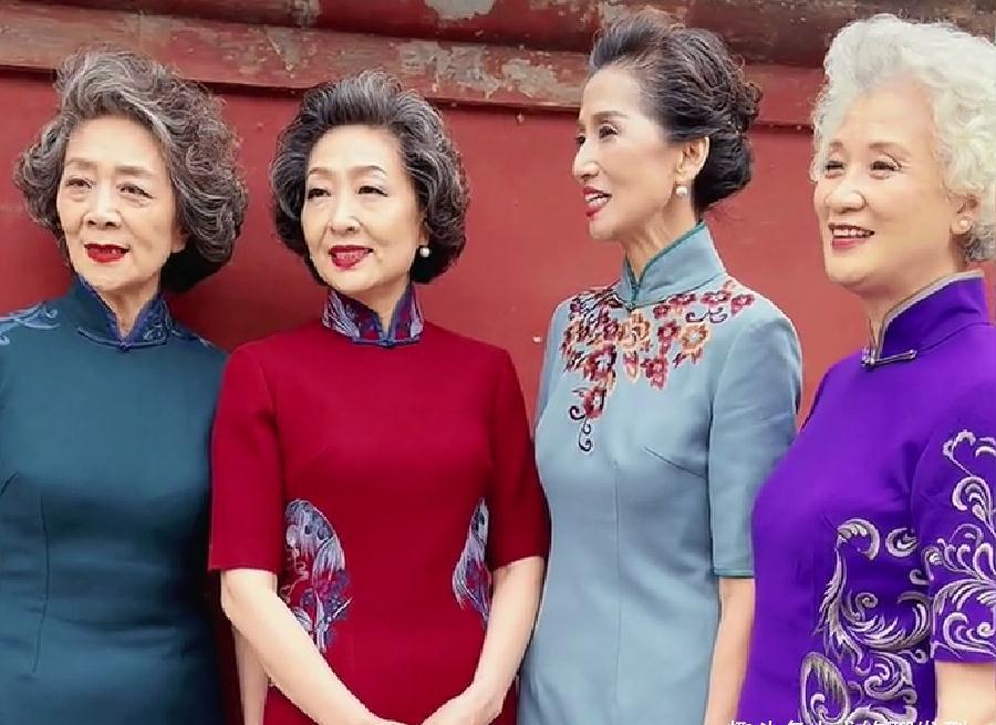 白发 这才是老年人最美的发型,蓬松卷发知性优雅,花白发更显成熟魅力