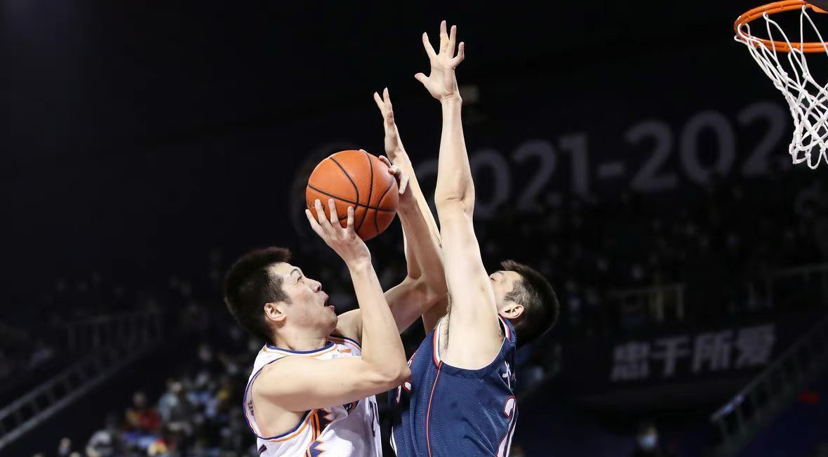 易建联|想要沈梓捷+胡金秋?广东疯狂囤积锋线外援,杜锋手握夺冠大筹码