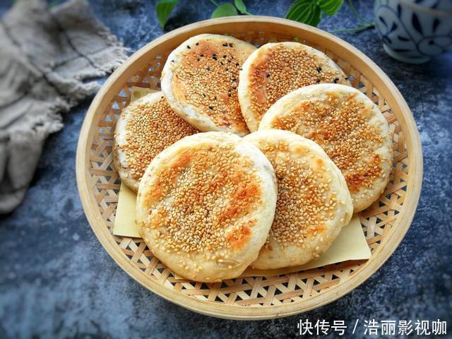烧饼|想吃烧饼不用买，没有烤箱也能做，煎一煎凉了也不发硬