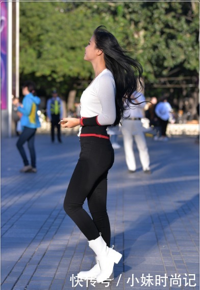 针织衫|摄影：撞色针织衫搭配黑色高腰裤, 轻薄又透气, 满满少女感