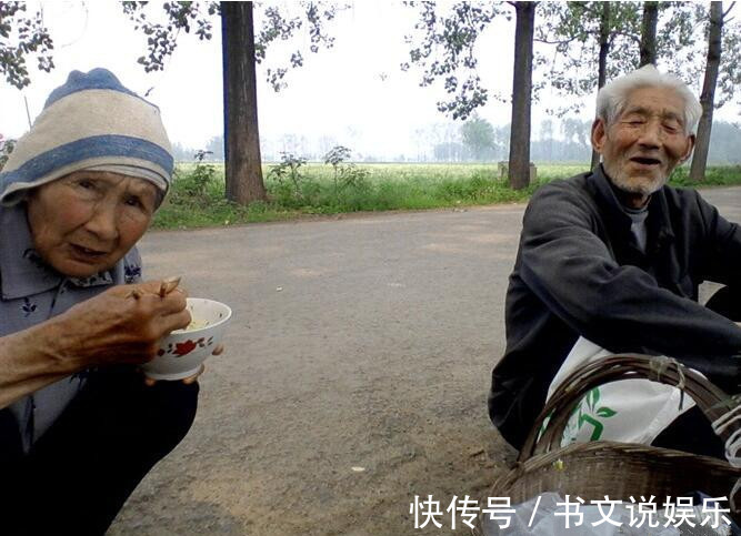 农村|实拍农村人的伙食，一看就知道孩子在不在家