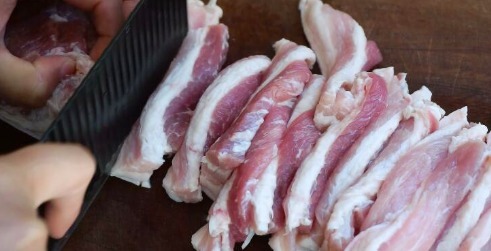 鸡蛋|五花肉别做红烧了，加2个鸡蛋，筷子搅一搅，3斤猪肉不够吃