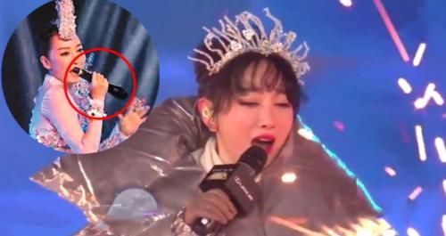 小春哥|假唱翻车的8个歌手，一个比一个离谱，有人拿反麦克风唱完整首歌