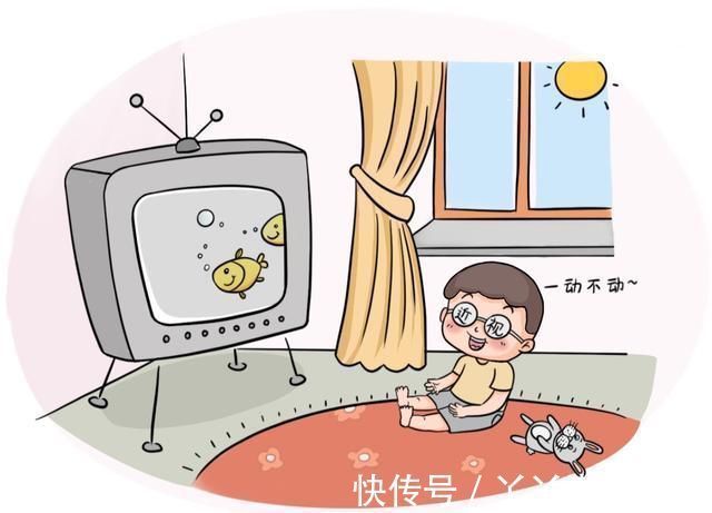 戴眼镜|孩子多大可以接触电子产品早于这一年龄,有个危害可能伴随一生