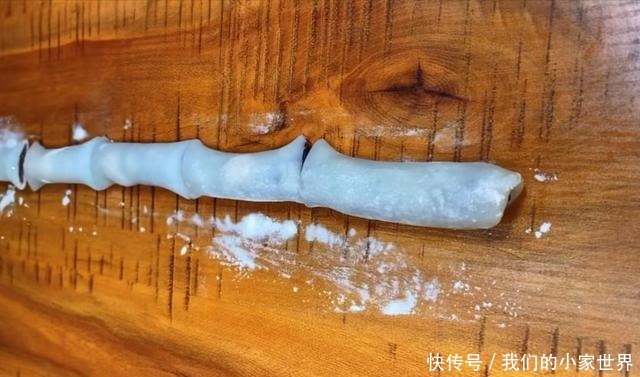 天热没胃口,糯米凉糕做起来,两种口味,软糯香甜好吃不腻